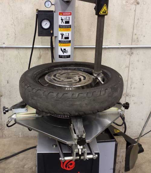 Power Stroke Cycle in NH Tire Changer